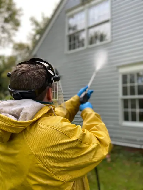 House Washing service by Spraydaddys