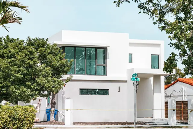 Curb Appeal Checklist: How Exterior Cleaning Helps Sell Your Los Angeles Home Faster